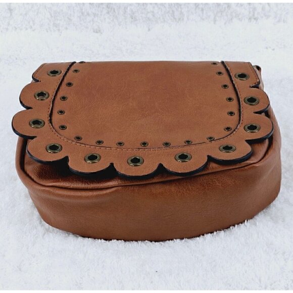 Madden Girls Camel Brown Faux Leather Scalloped Saddle Bag Crossbody Tassel - Picture 10 of 16